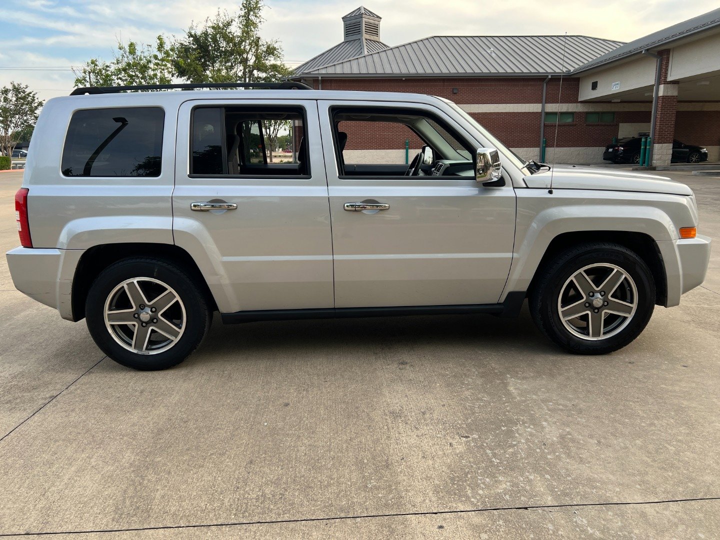 Used 2008 Jeep Patriot Sport image 8
