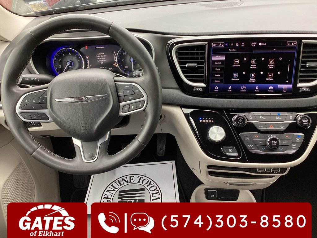 Used 2023 Chrysler Pacifica Touring-L FWD image 19