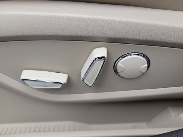 Used 2023 Lincoln Nautilus Reserve FWD image 7