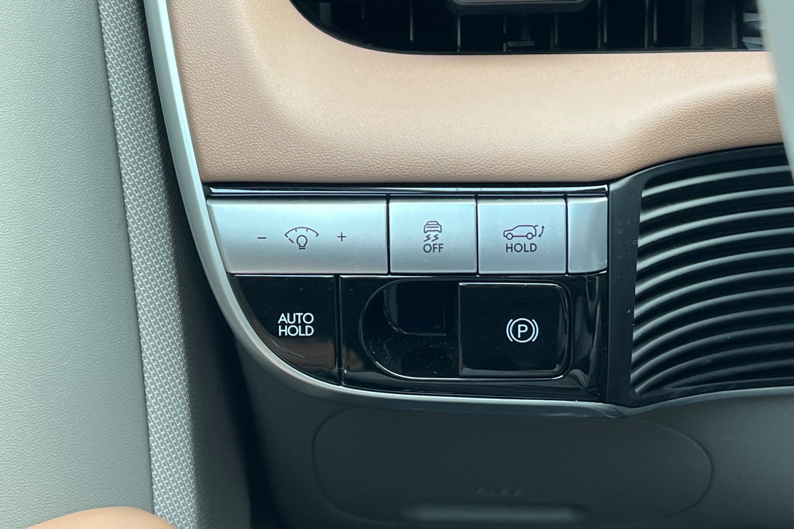 Used 2024 Hyundai Ioniq 5 Limited image 43