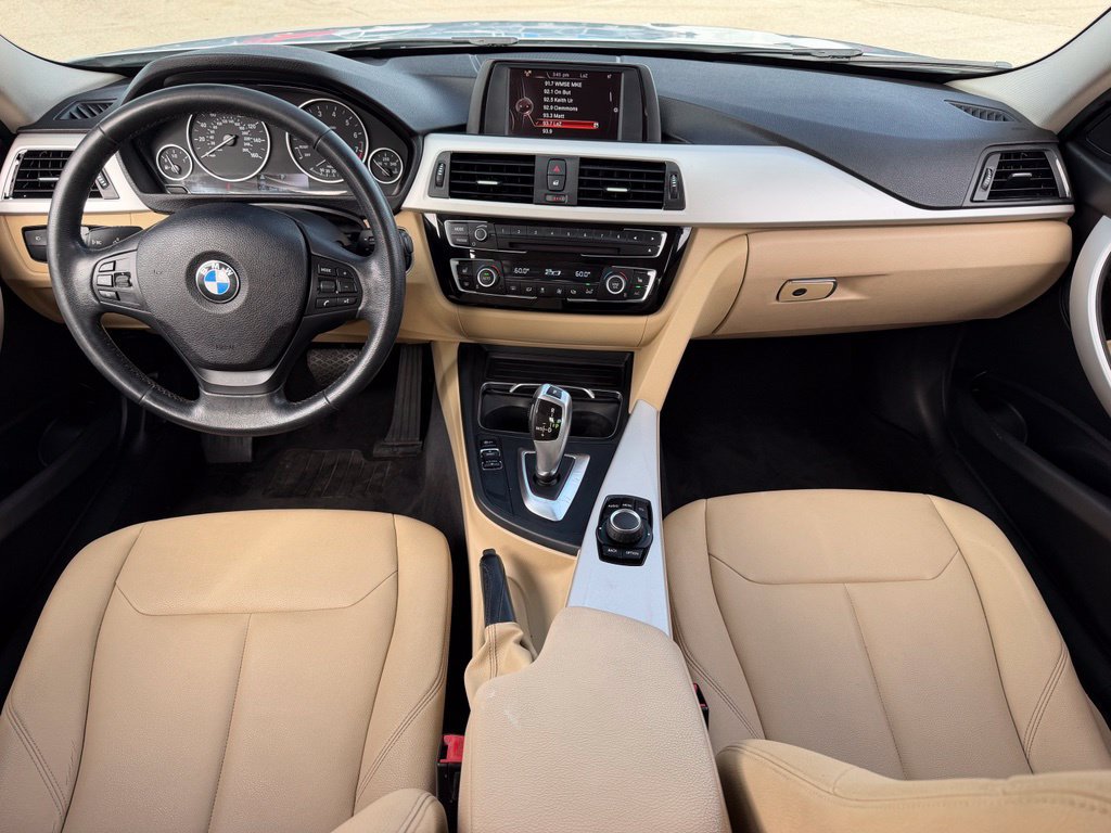 Used 2017 BMW 320i xDrive Sedan AWD/4WD image 16