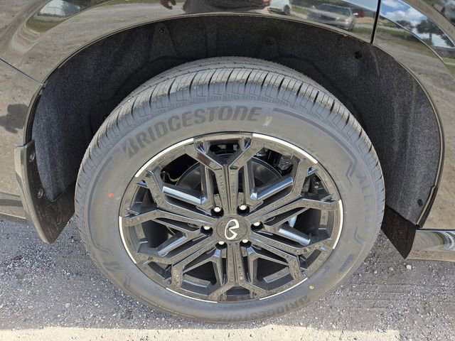 New 2026 INFINITI QX80 4WD w/ Sport Exterior Package image 19
