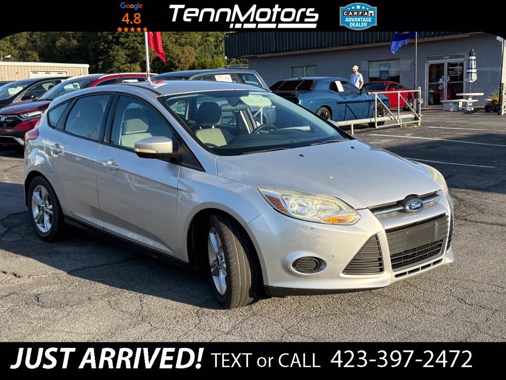 Used 2014 Ford Focus SE w/ SE Winter Package FWD image 3