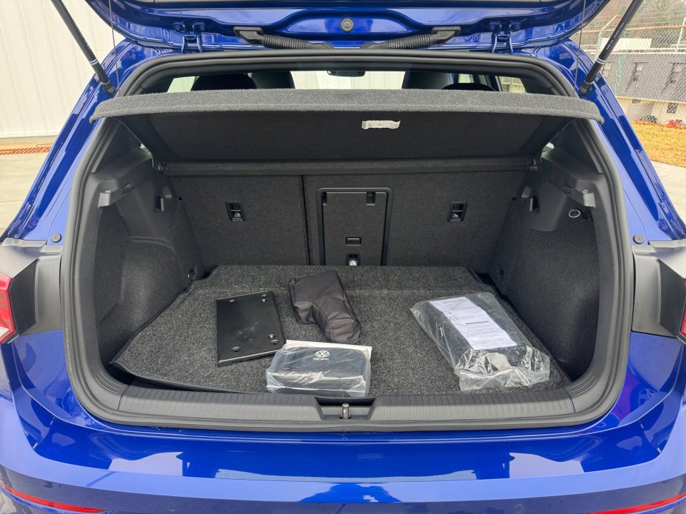 Used 2024 Volkswagen Golf R 2.0T image 17