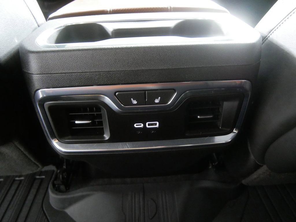 Used 2024 GMC Sierra 3500 Denali Ultimate image 21
