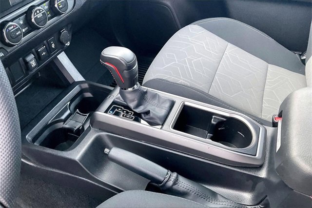 Used 2022 Toyota Tacoma TRD Off-Road image 17