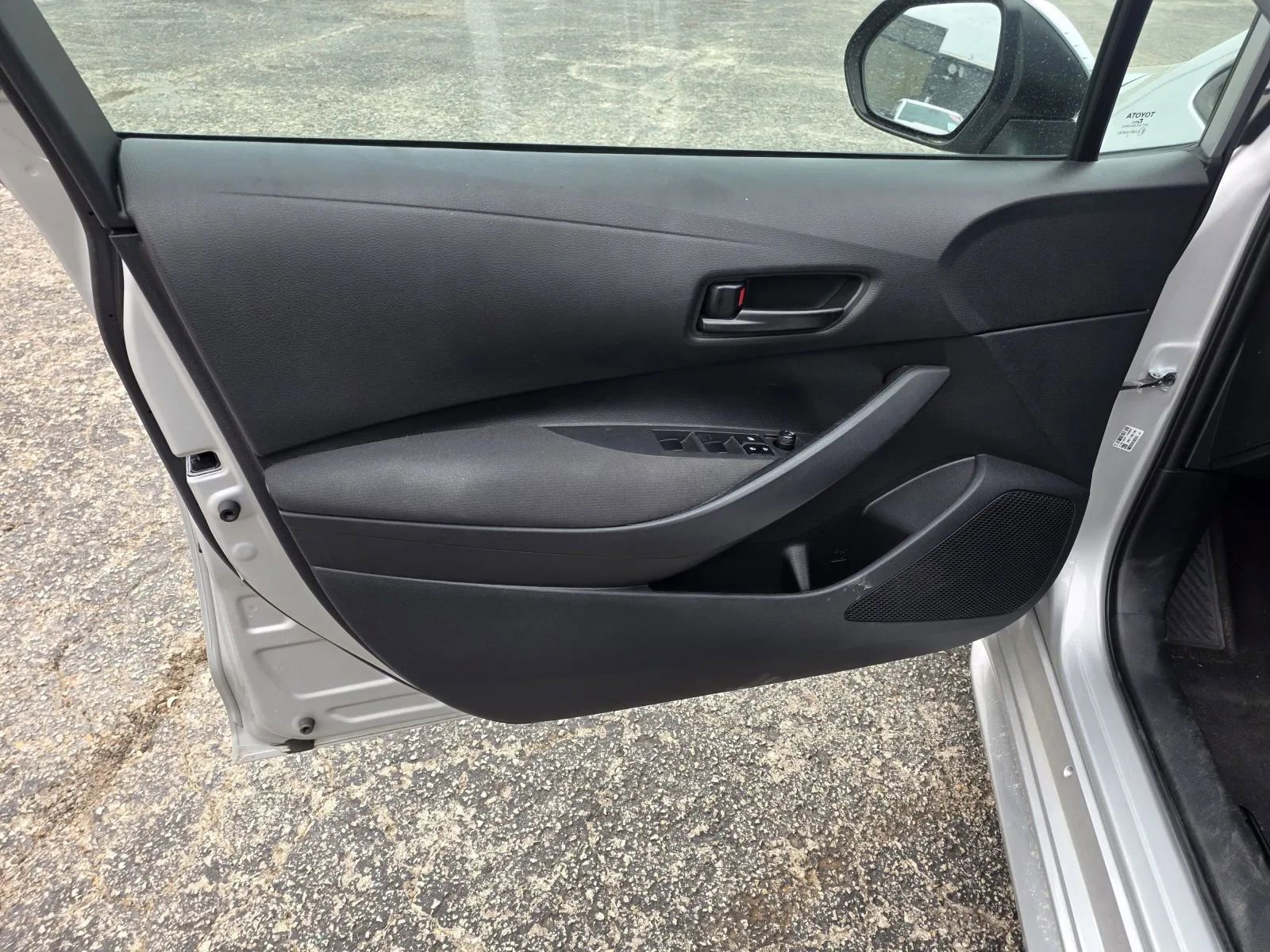 Used 2023 Toyota Corolla LE image 10