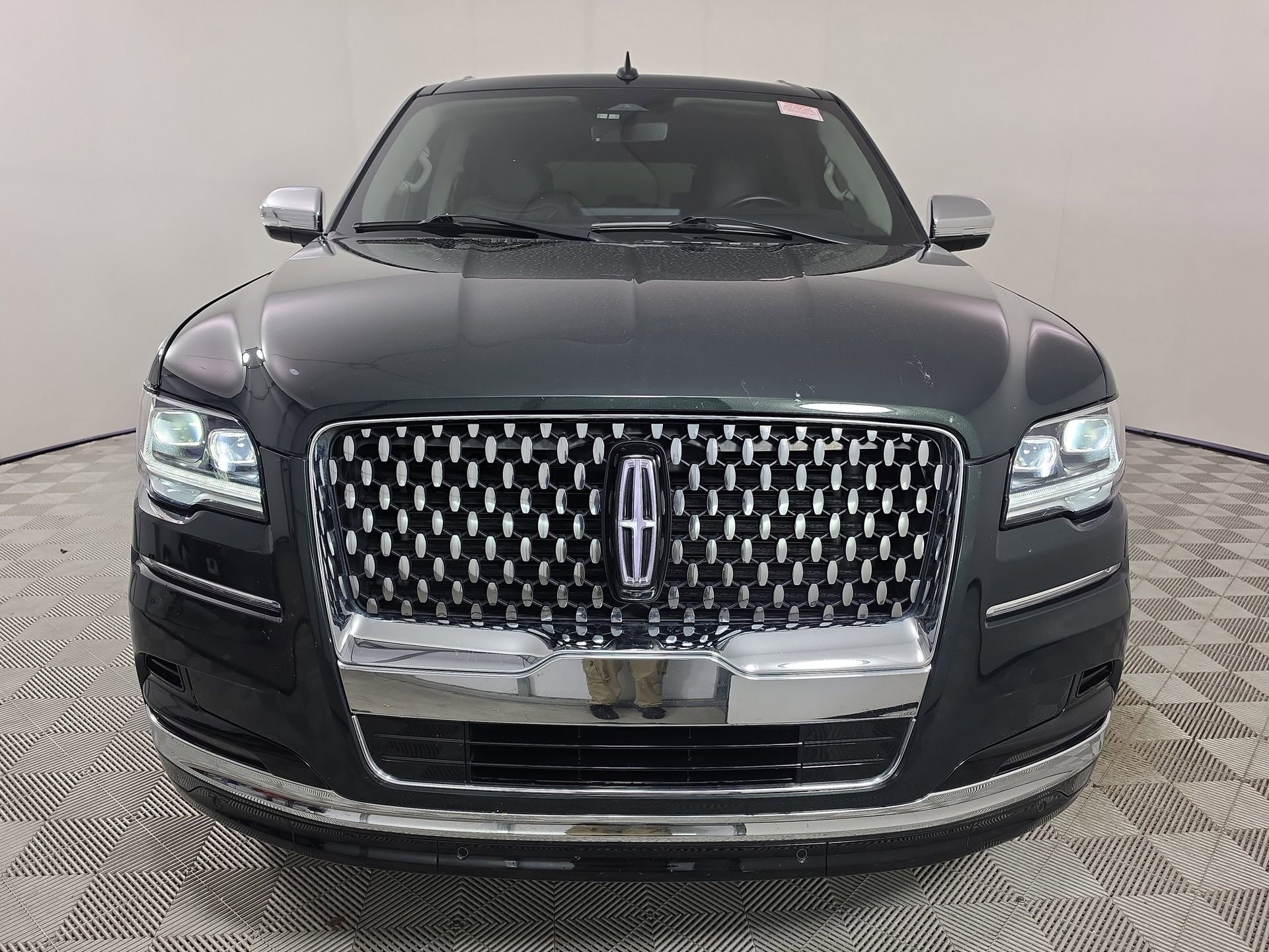 Used 2024 Lincoln Navigator L Black Label AWD/4WD image 2