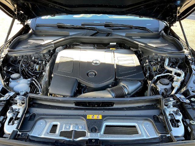 Used 2026 Mercedes-Benz GLC 300 4MATIC image 32
