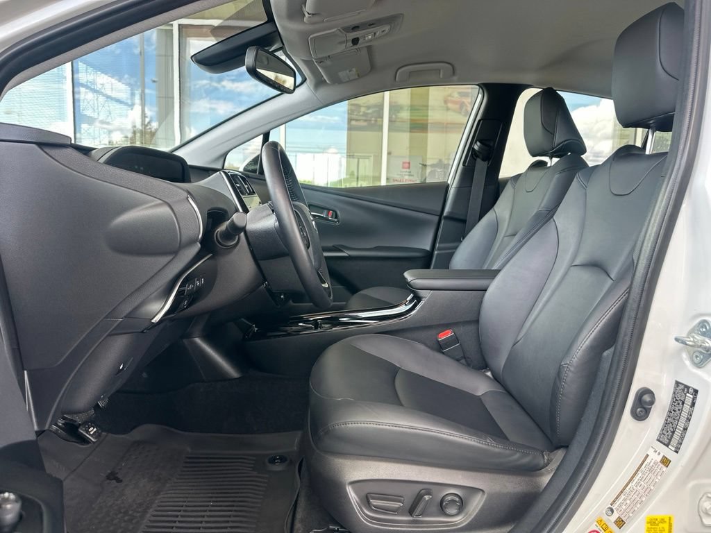 Certified 2022 Toyota Prius XLE FWD image 11