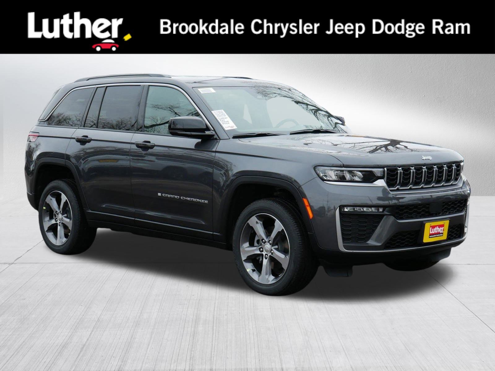 New 2026 Jeep Grand Cherokee Limited AWD/4WD image 1