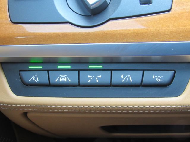 Used 2013 BMW ALPINA B7 xDrive w/ Driver Assistance Pkg AWD/4WD image 13