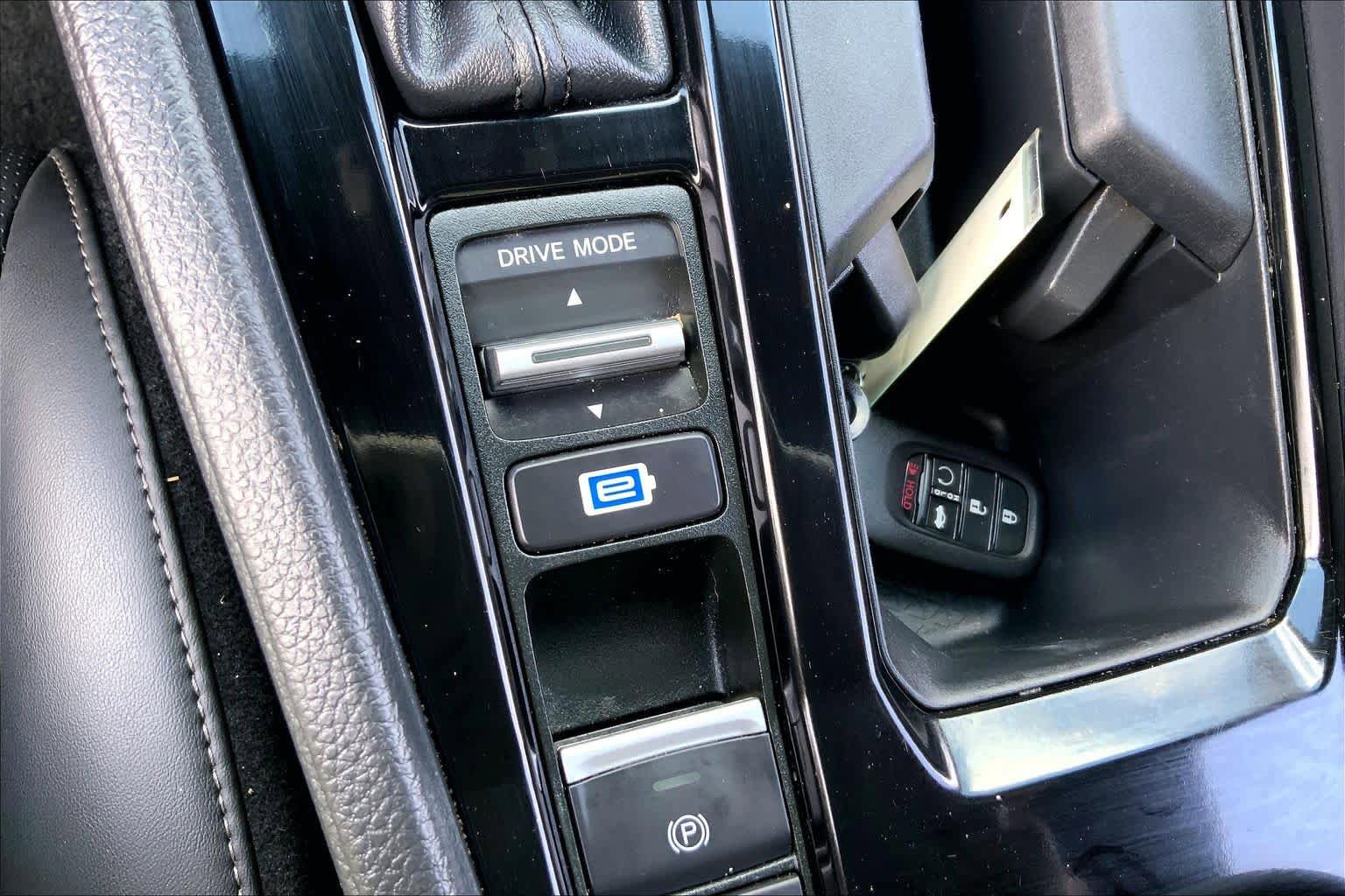 Used 2025 Honda Accord Sport image 31