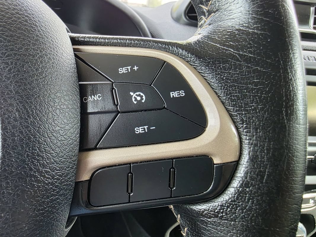 Used 2015 Jeep Renegade Limited AWD/4WD image 30