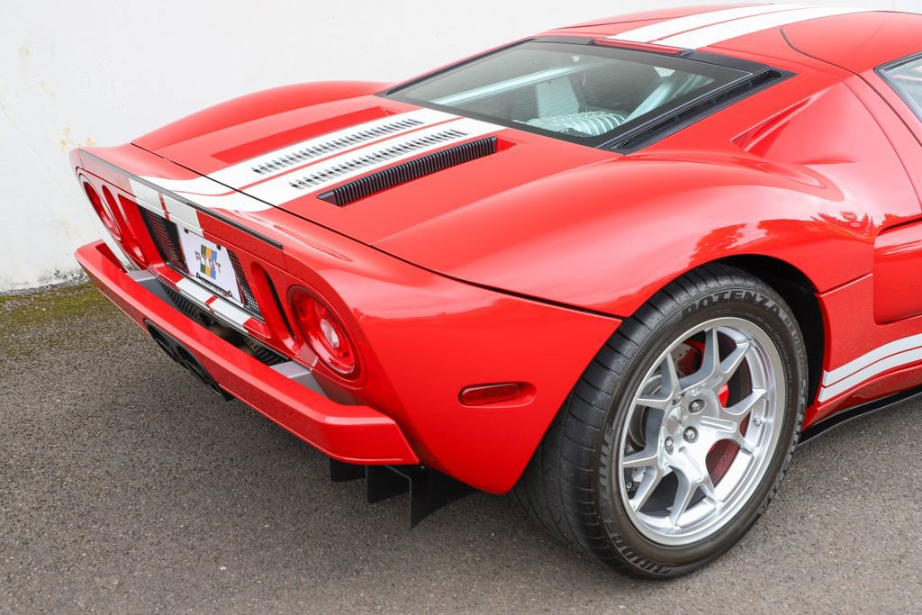 Used 2006 Ford GT RWD image 35