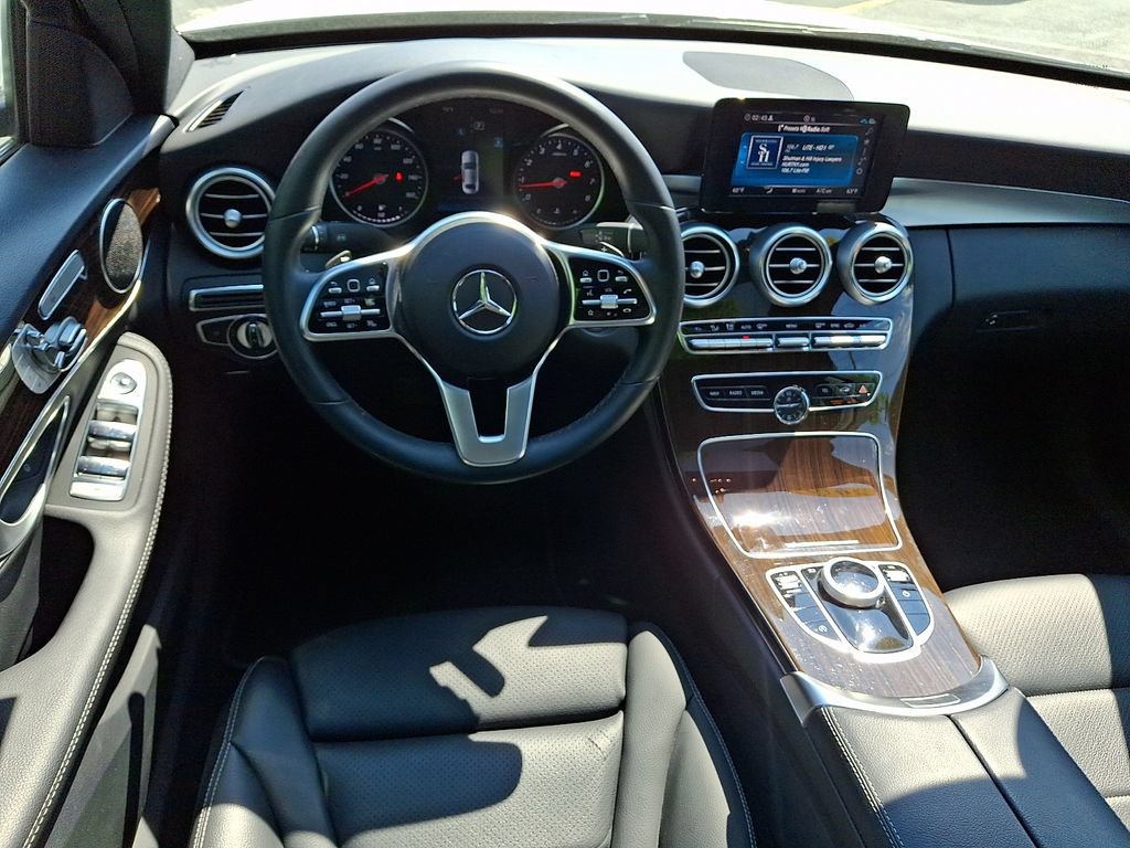 Used 2019 Mercedes-Benz C 300 4MATIC Sedan image 4