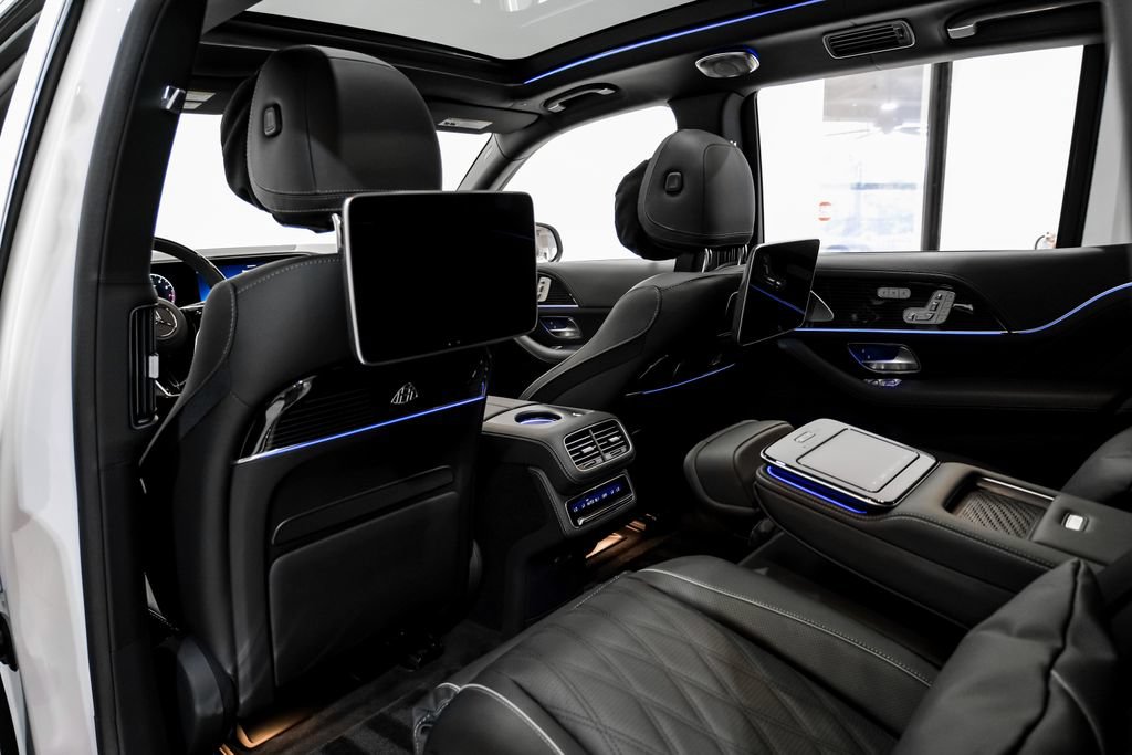 Used 2026 Mercedes-Benz Maybach GLS 600 4MATIC image 40