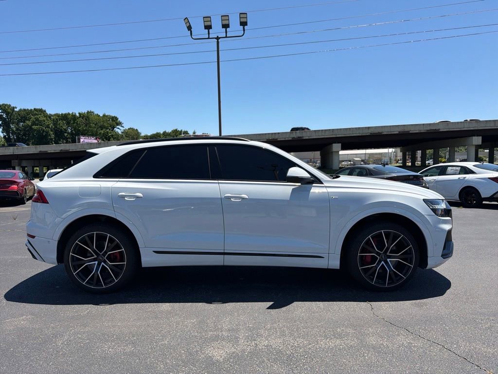 Used 2020 Audi Q8 Prestige w/ Prestige Package AWD/4WD image 3