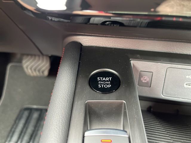 New 2025 Nissan Kicks SR image 27