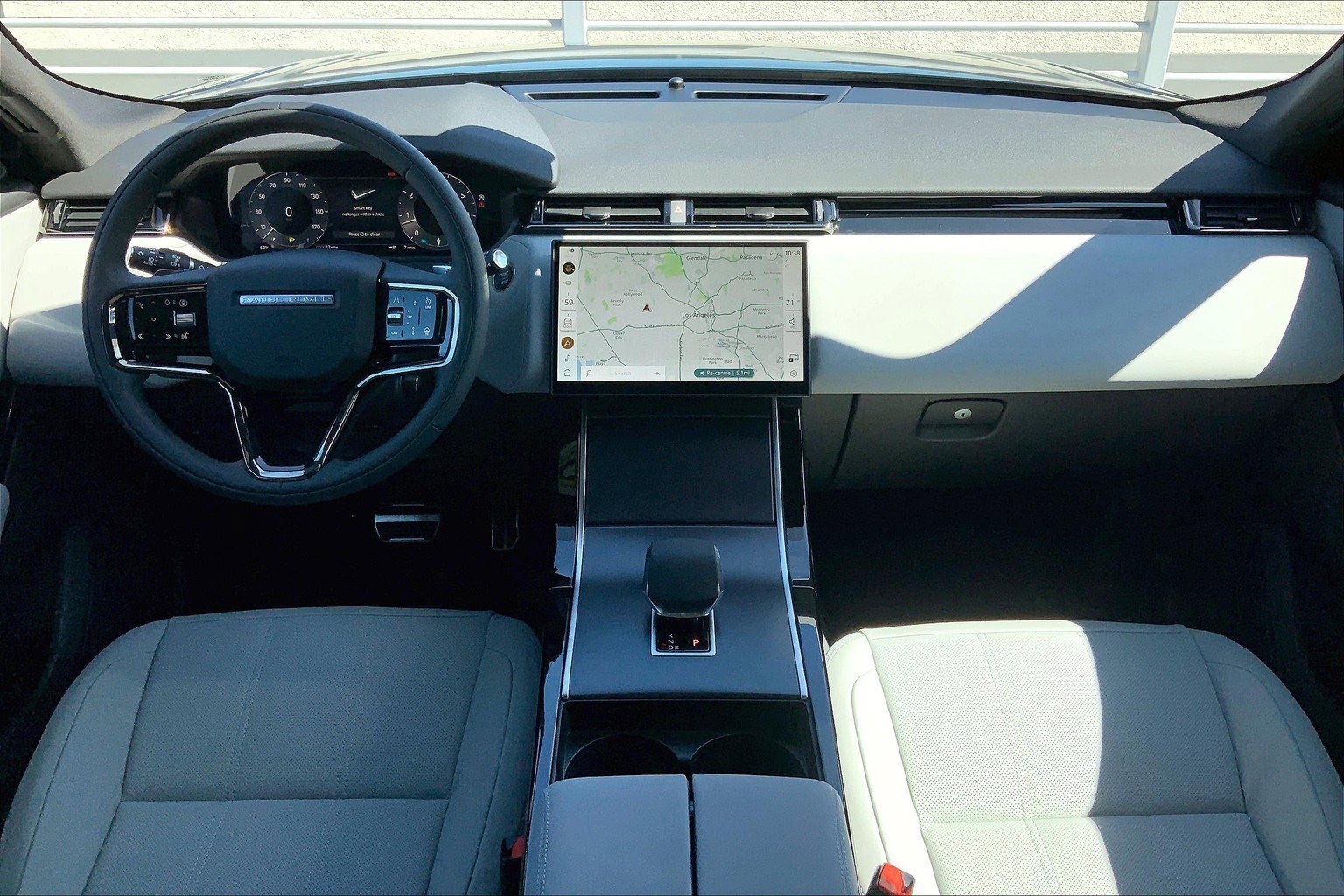 New 2026 Land Rover Range Rover Velar Dynamic SE image 13