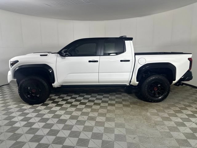 Used 2025 Toyota Tacoma TRD Pro w/ Tow Tech Package AWD/4WD image 4