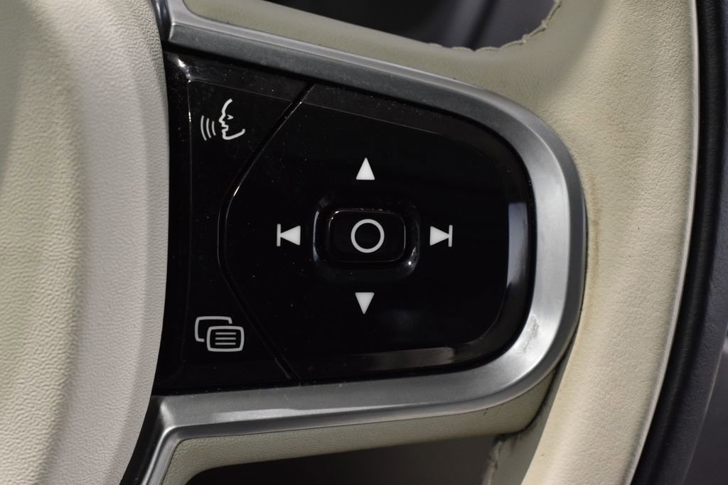 Used 2023 Volvo XC90 B5 Core image 18