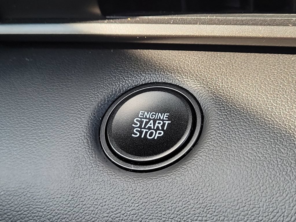 New 2026 Hyundai Elantra Sport FWD image 17