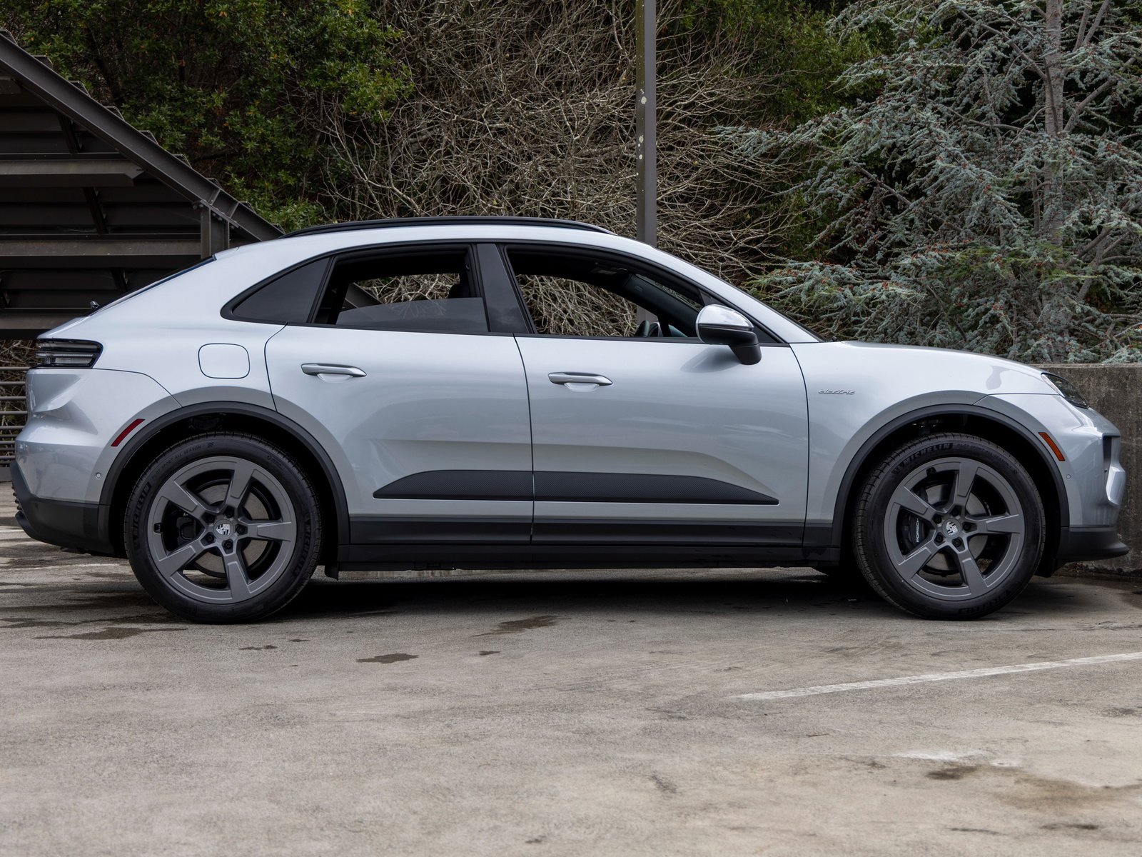 New 2025 Porsche Macan Electric image 12