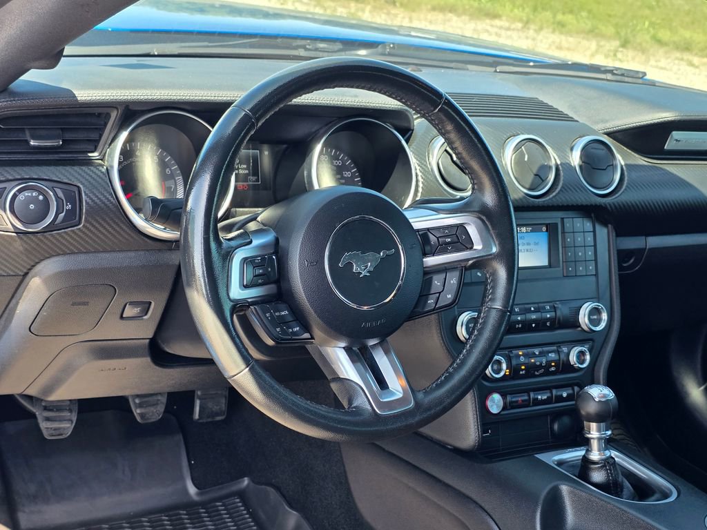 Used 2019 Ford Mustang Coupe RWD image 11