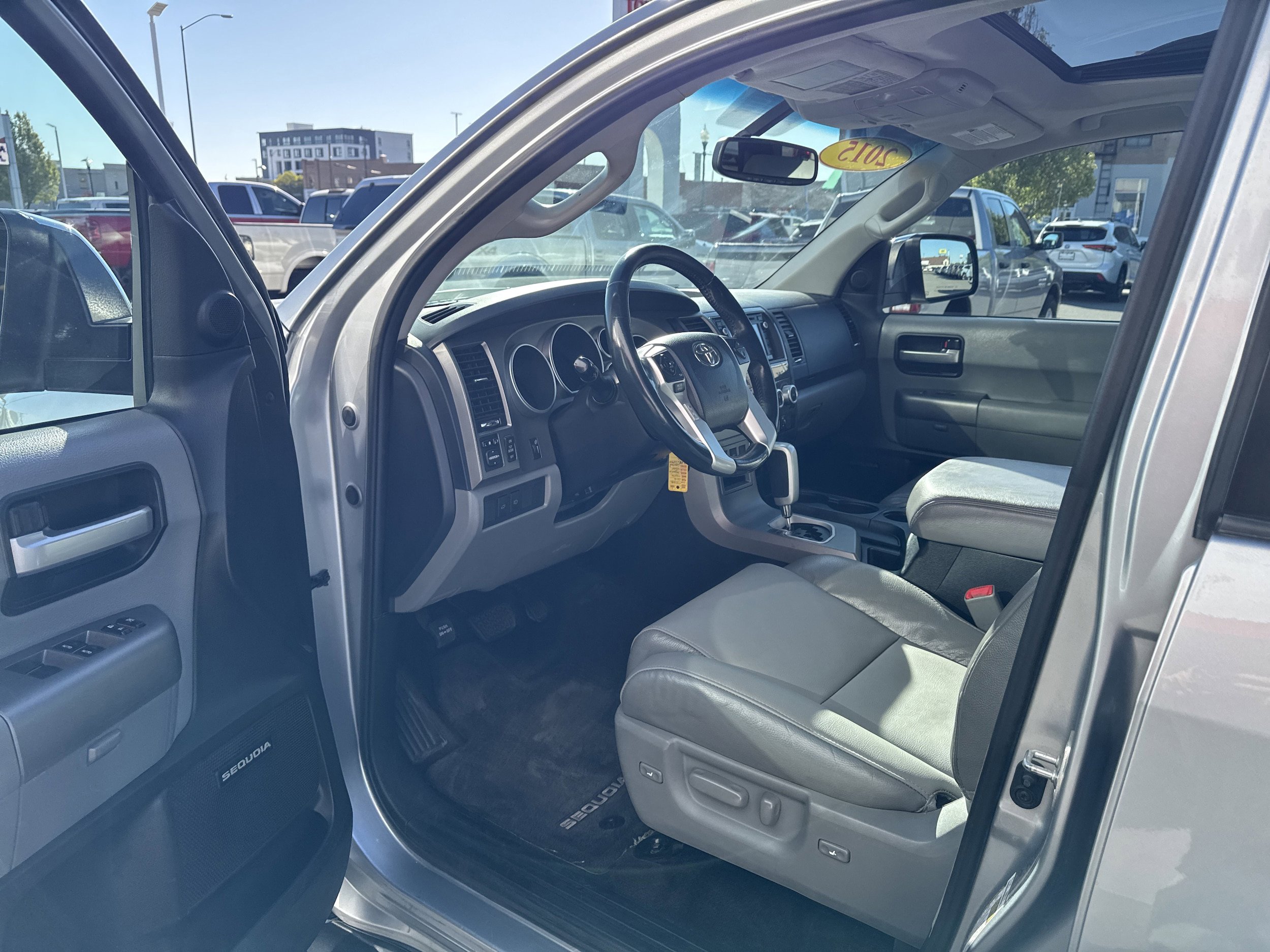 Used 2015 Toyota Sequoia Limited AWD/4WD image 3
