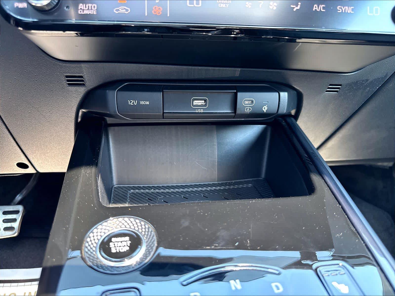 Used 2024 Kia Niro SX Touring FWD image 37