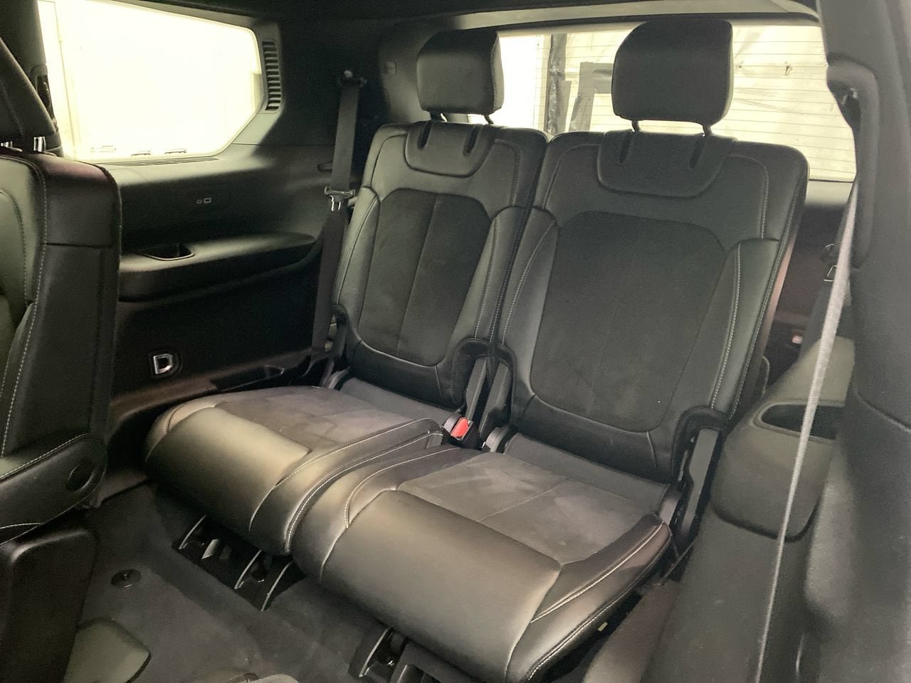 Used 2023 Jeep Grand Cherokee L Laredo AWD/4WD image 23