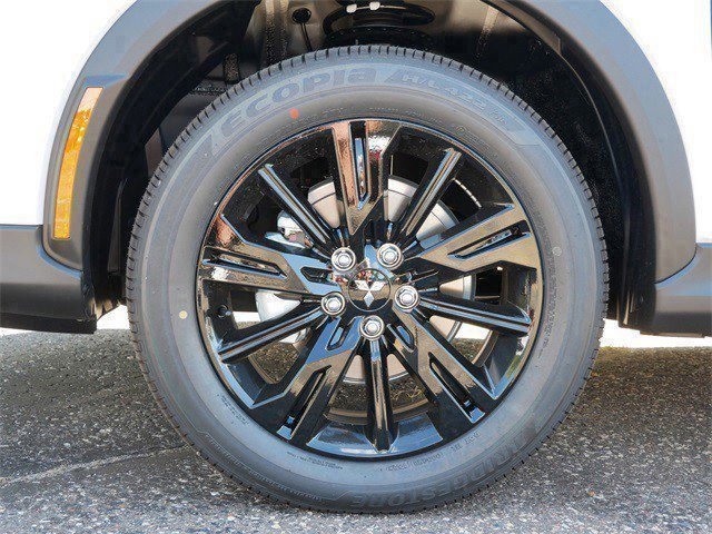 New 2025 Mitsubishi Eclipse Cross LE image 3