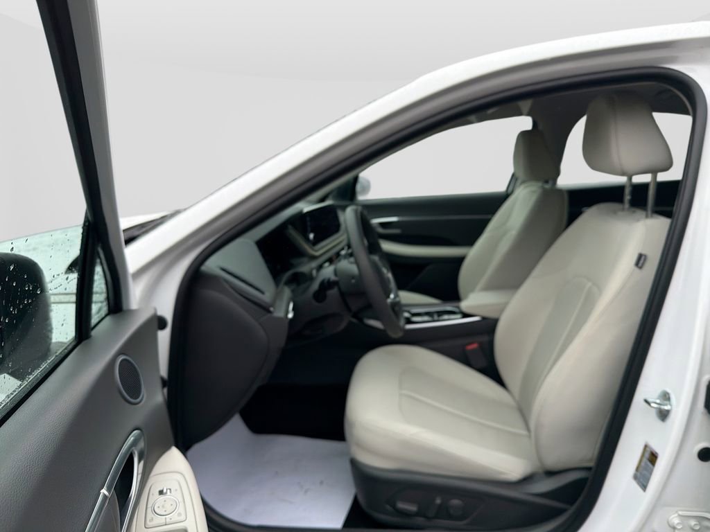 Certified 2023 Hyundai Sonata SEL w/ Cargo Package image 16