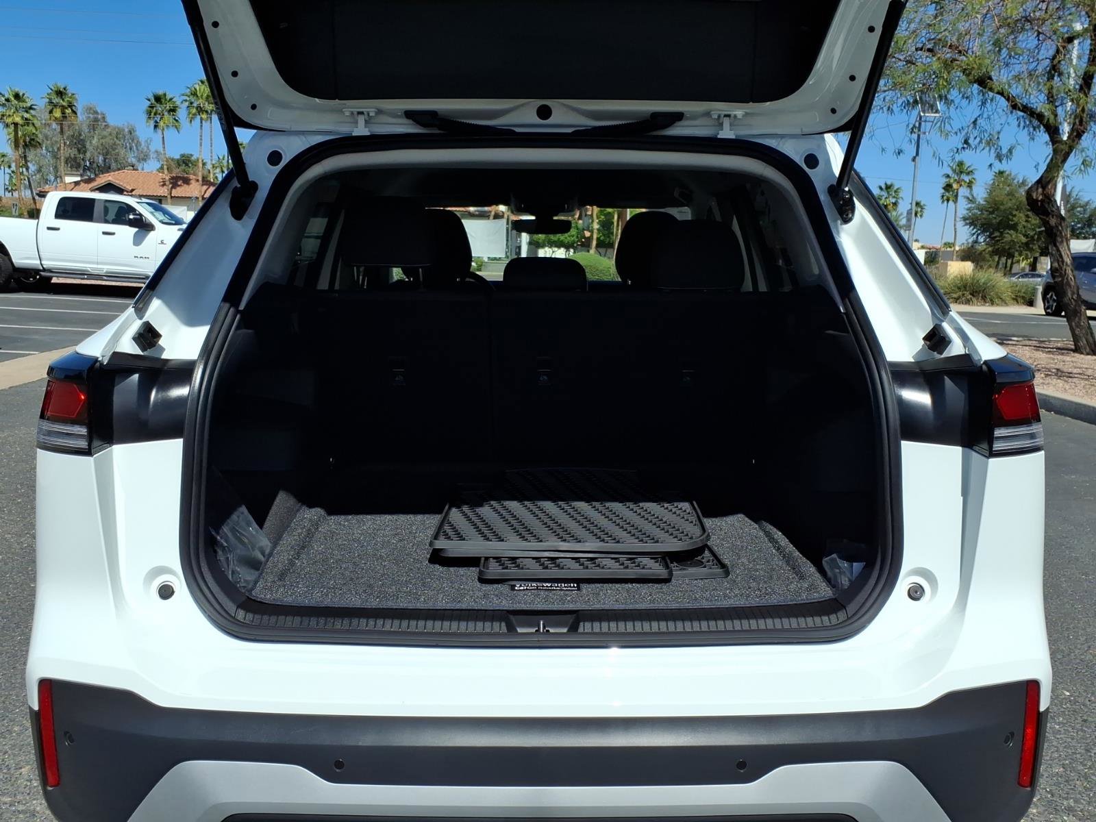 Certified 2025 Volkswagen Tiguan S FWD image 16