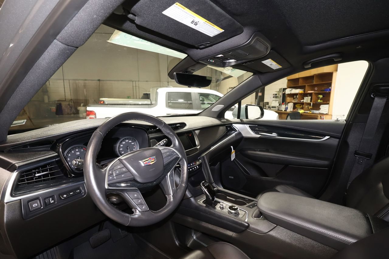 Certified 2025 Cadillac XT5 Premium Luxury w/ Technology Package AWD/4WD image 9