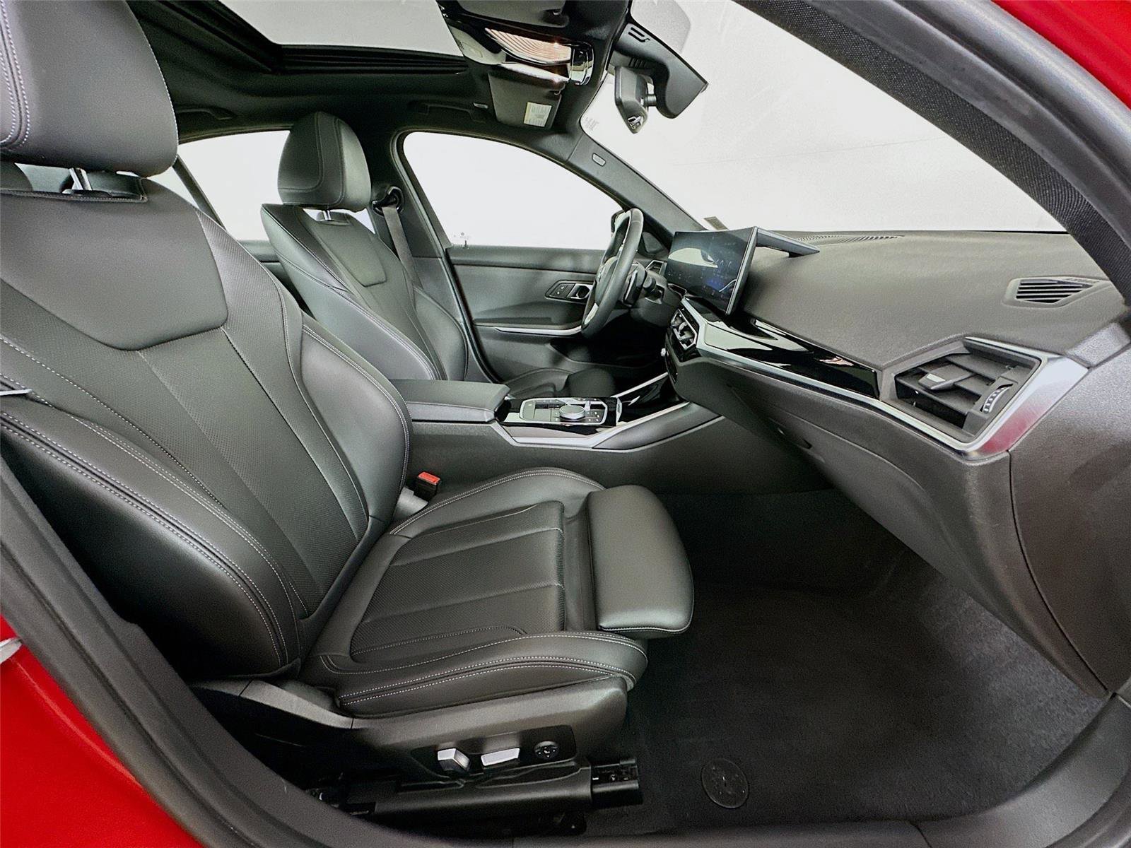 Certified 2024 BMW 330i xDrive Sedan w/ Convenience Package image 7