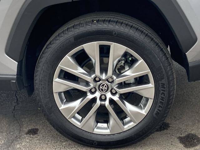 Used 2022 Toyota RAV4 Limited FWD image 29
