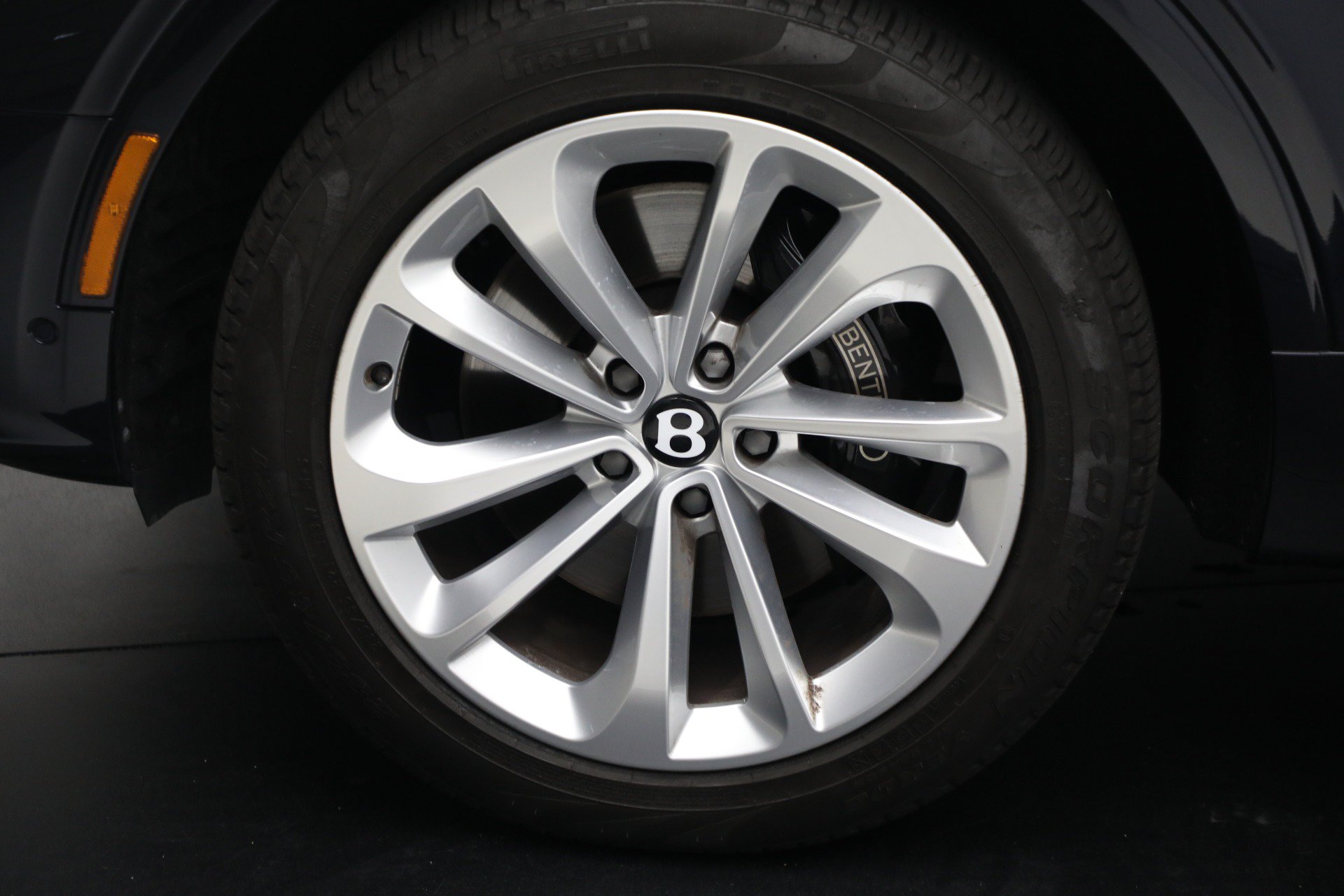 Certified 2024 Bentley Bentayga Extended Wheelbase AWD/4WD image 16