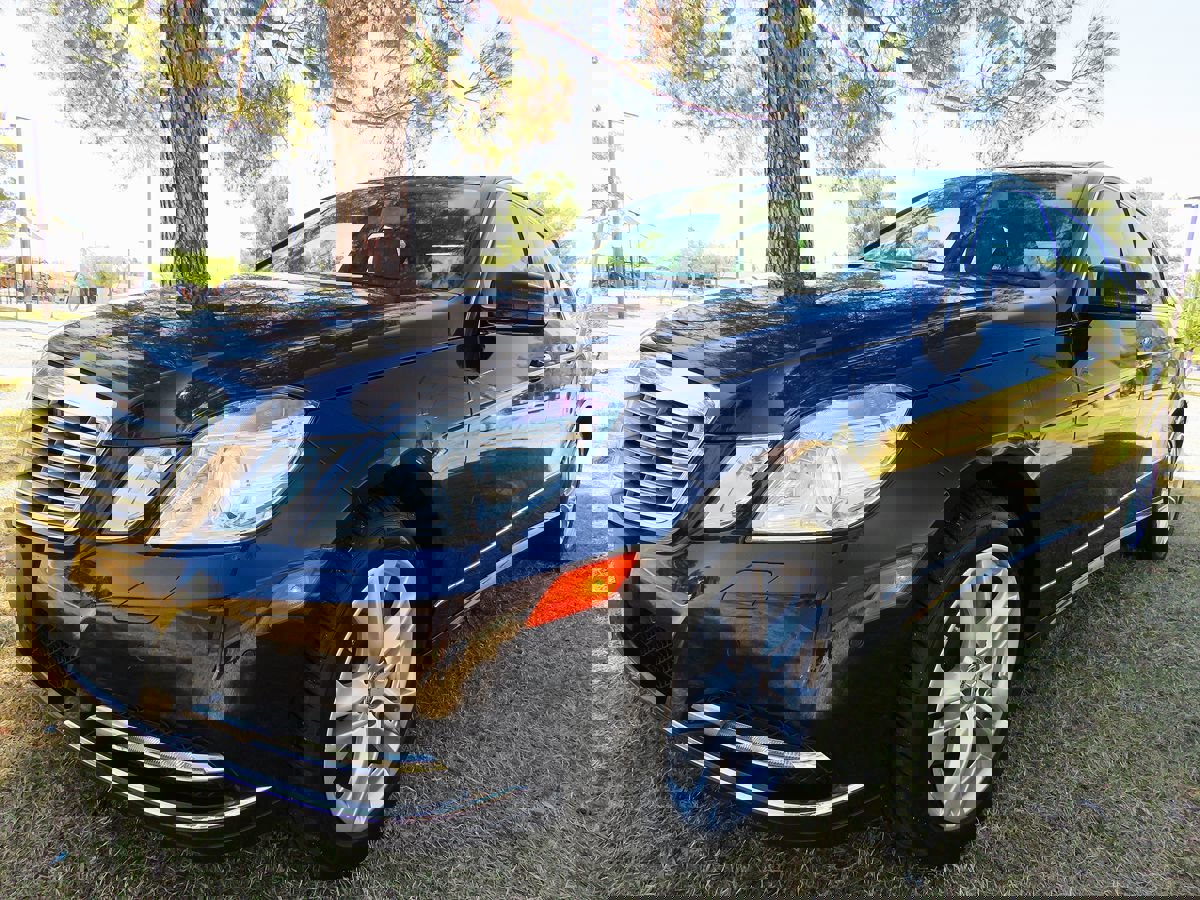 Used 2011 Mercedes-Benz E 550 Sport image 2