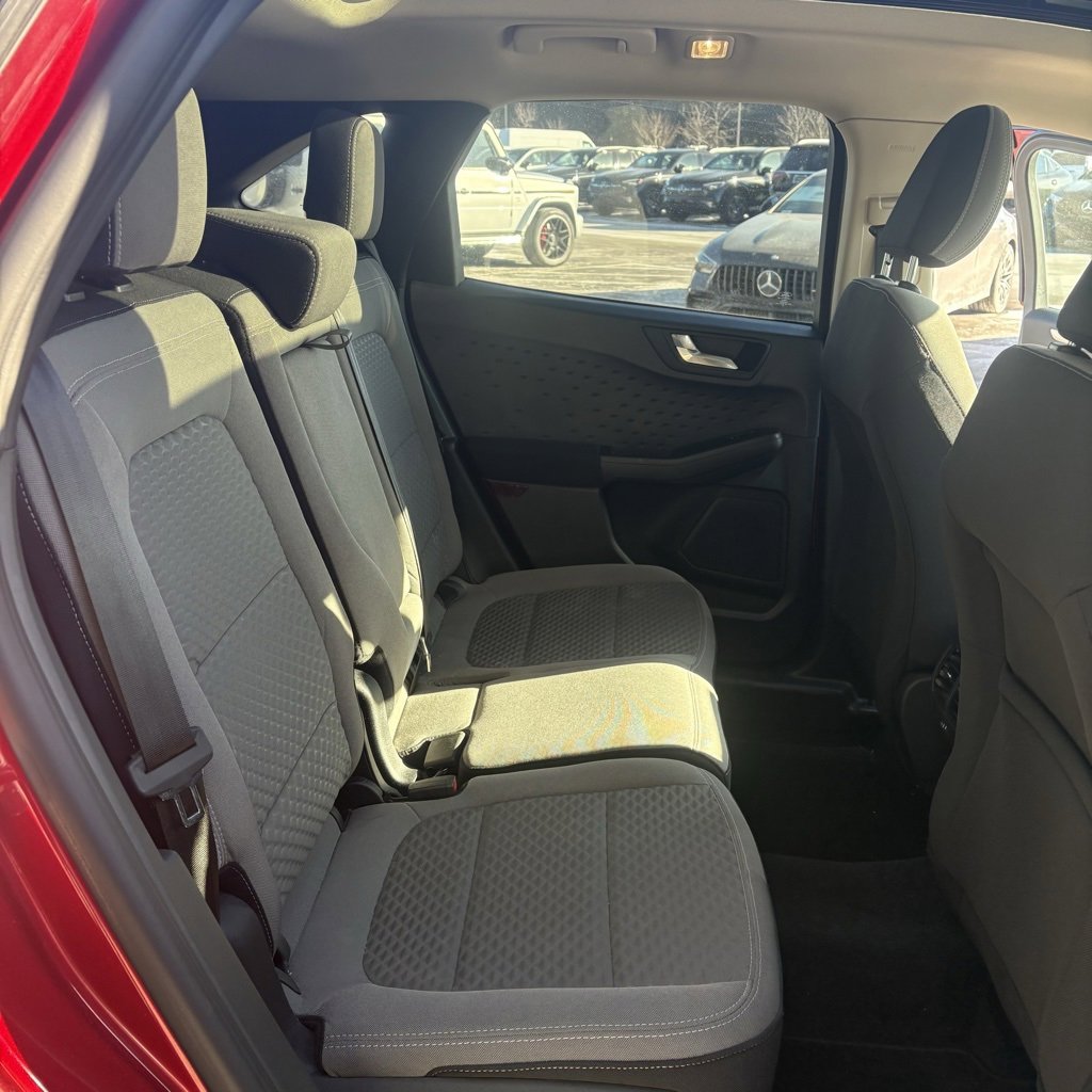 Used 2020 Ford Escape SE image 17