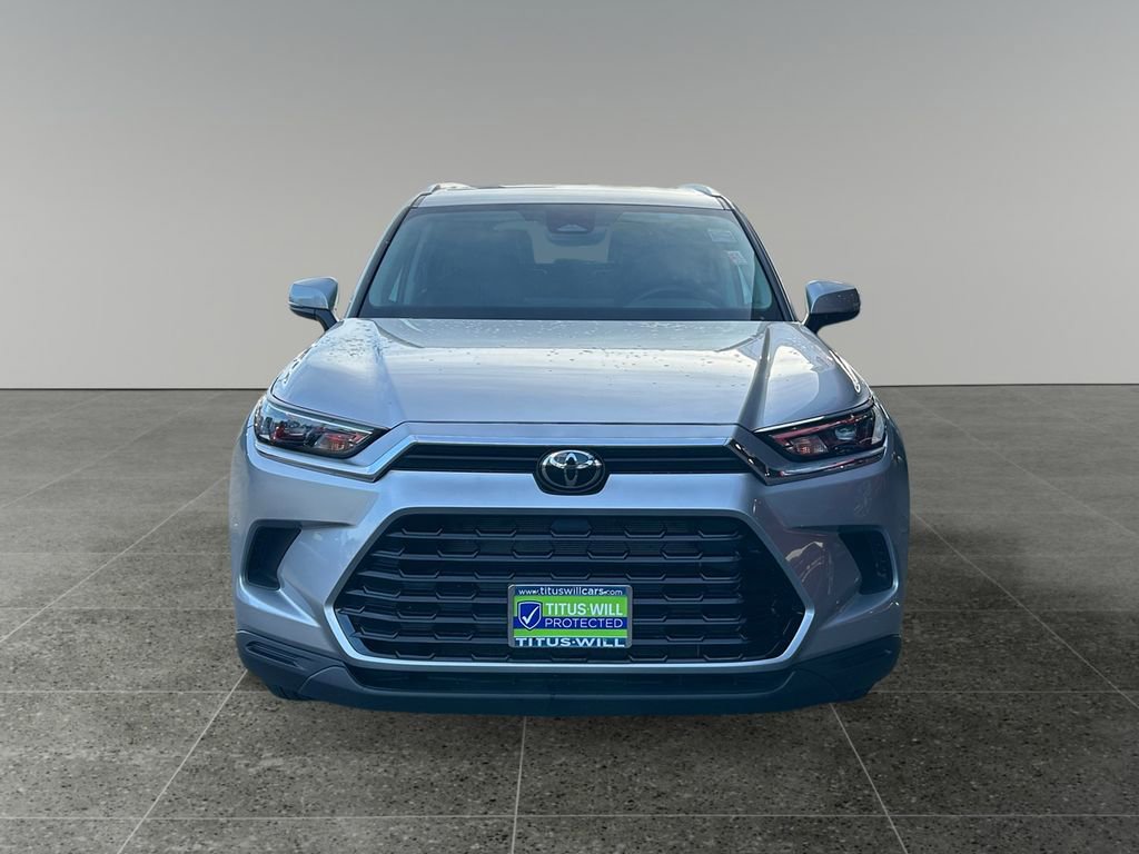 Used 2025 Toyota Grand Highlander AWD image 3