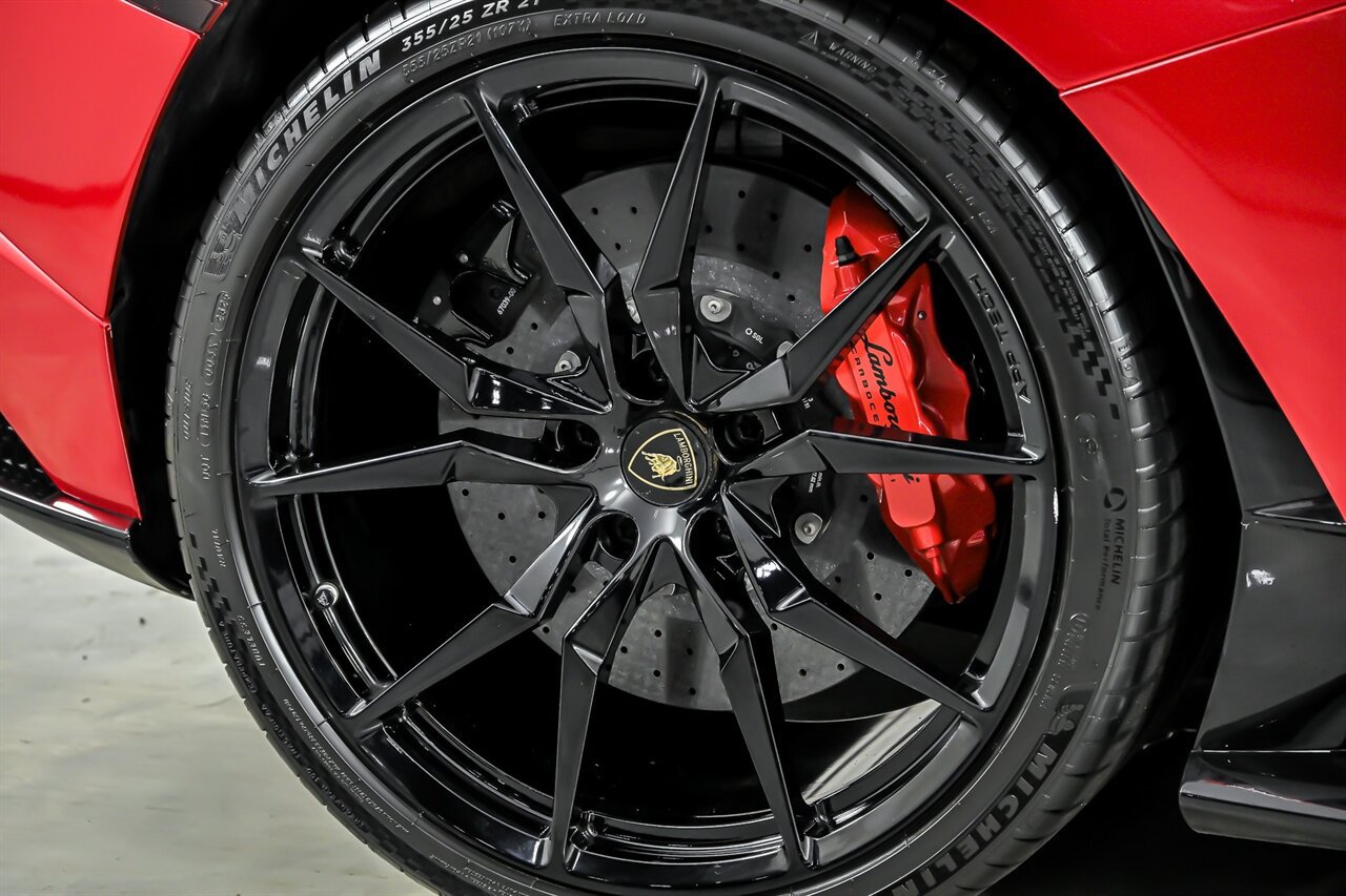 Used 2019 Lamborghini Aventador S AWD/4WD image 14