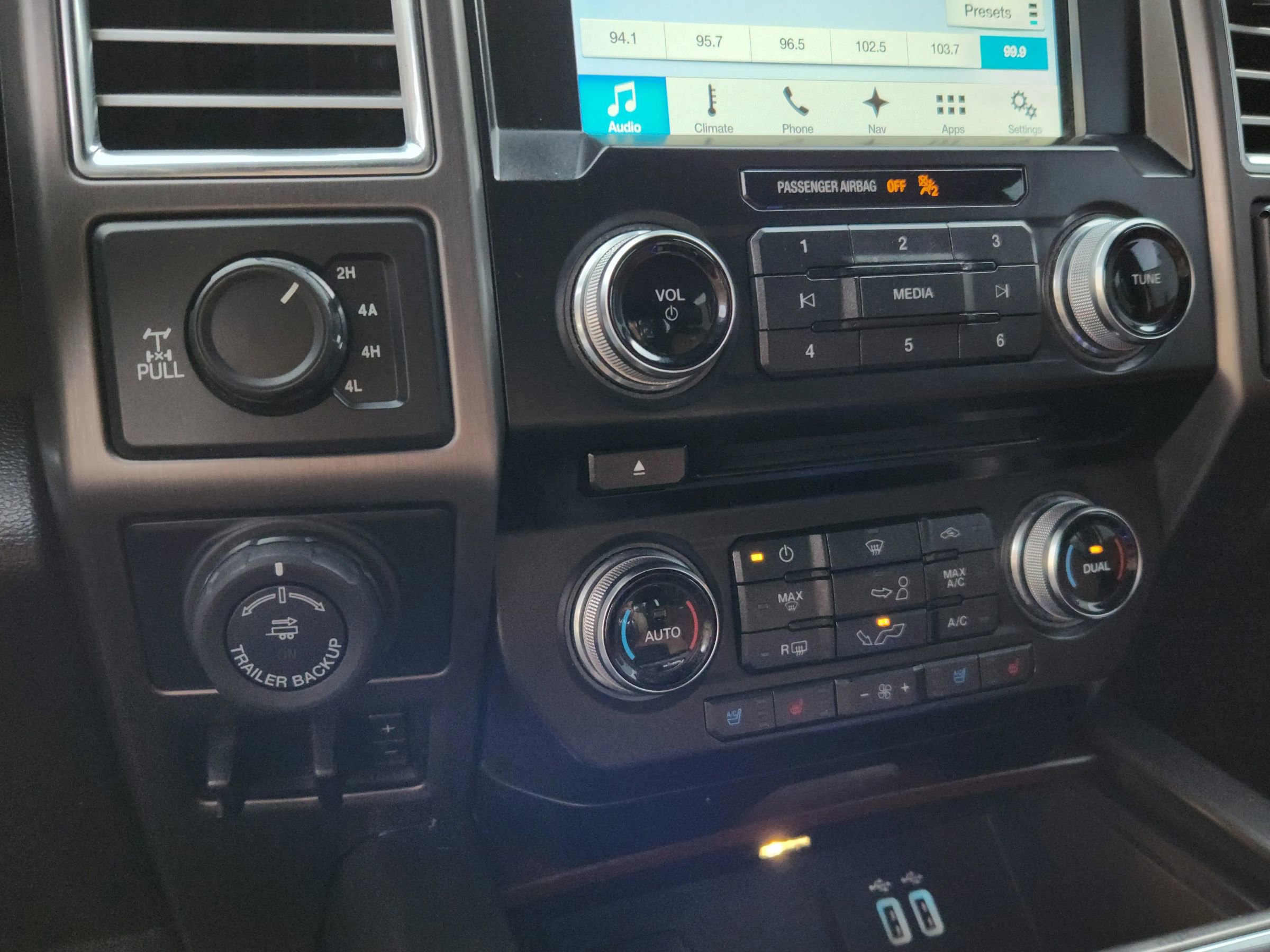 Used 2016 Ford F150 Limited w/ Trailer Tow Package image 15