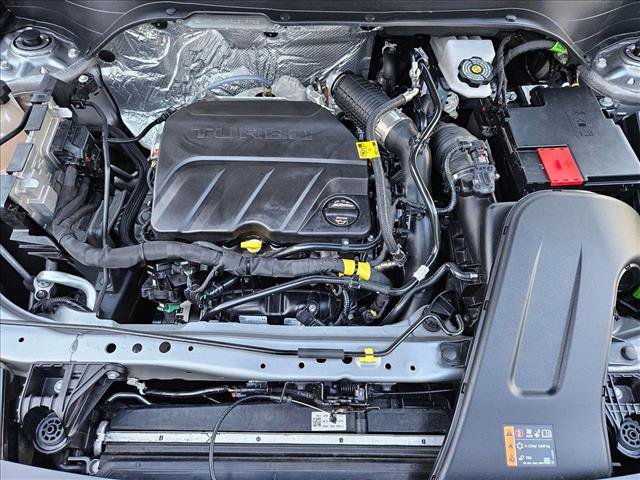 Used 2025 Chevrolet Trax LT FWD image 20