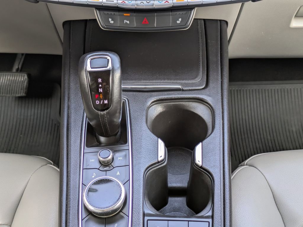 Used 2019 Cadillac XT4 Luxury w/ Cold Weather Package image 19