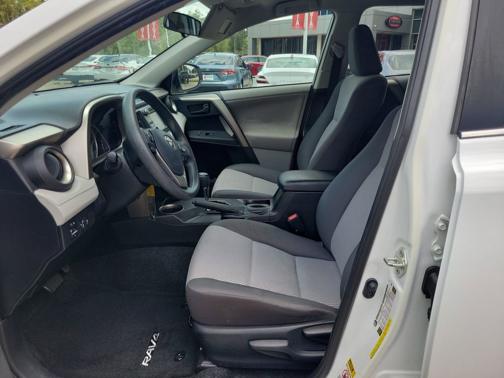 Used 2013 Toyota RAV4 LE FWD image 16