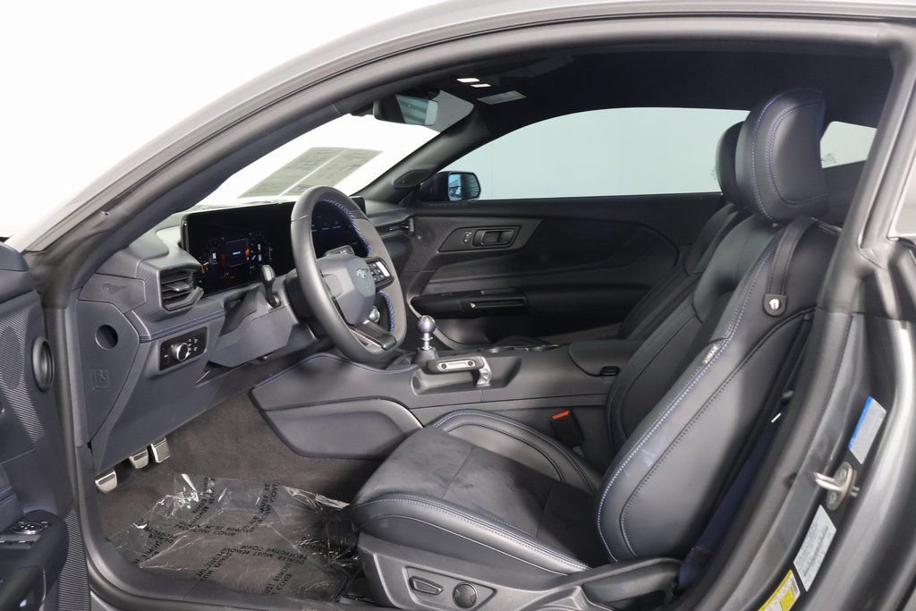 Used 2025 Ford Mustang Dark Horse RWD image 9