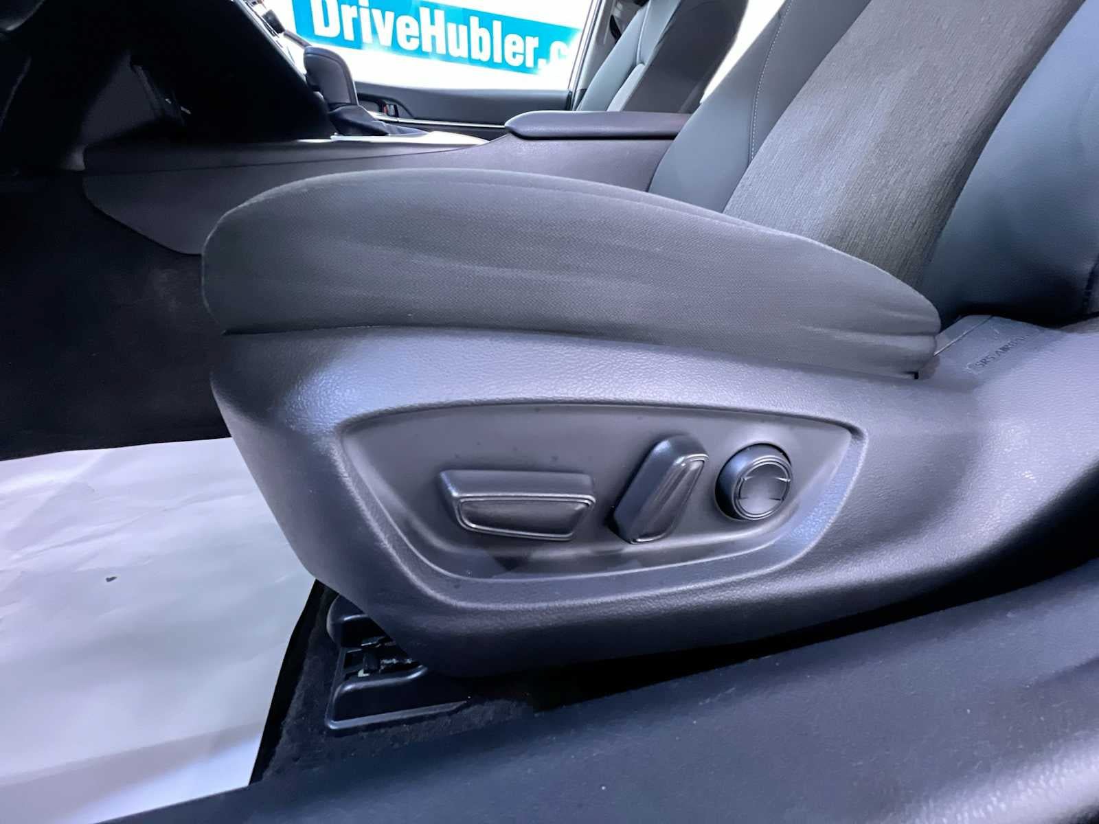 Used 2022 Toyota Camry LE w/ Carpet Mat Package (TMS) AWD/4WD image 13