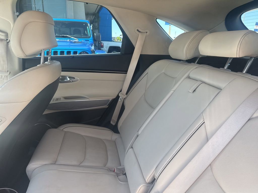 Used 2023 Genesis GV70 2.5T w/ Advanced Package image 14